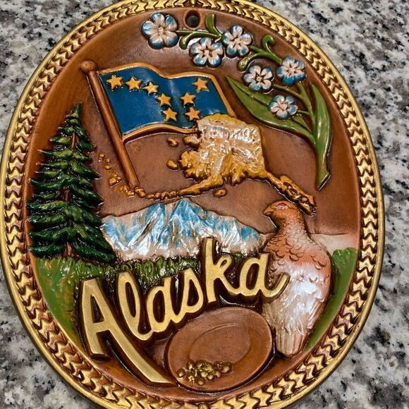 Vintage Alaska clay plate for hanging. EUC. - Picture 1 of 4